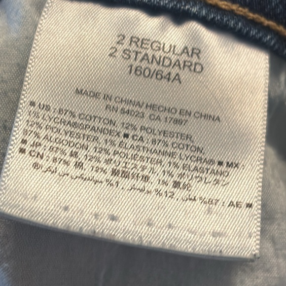 Old Navy the boyfriend denim shorts size 2R - Picture 4 of 4